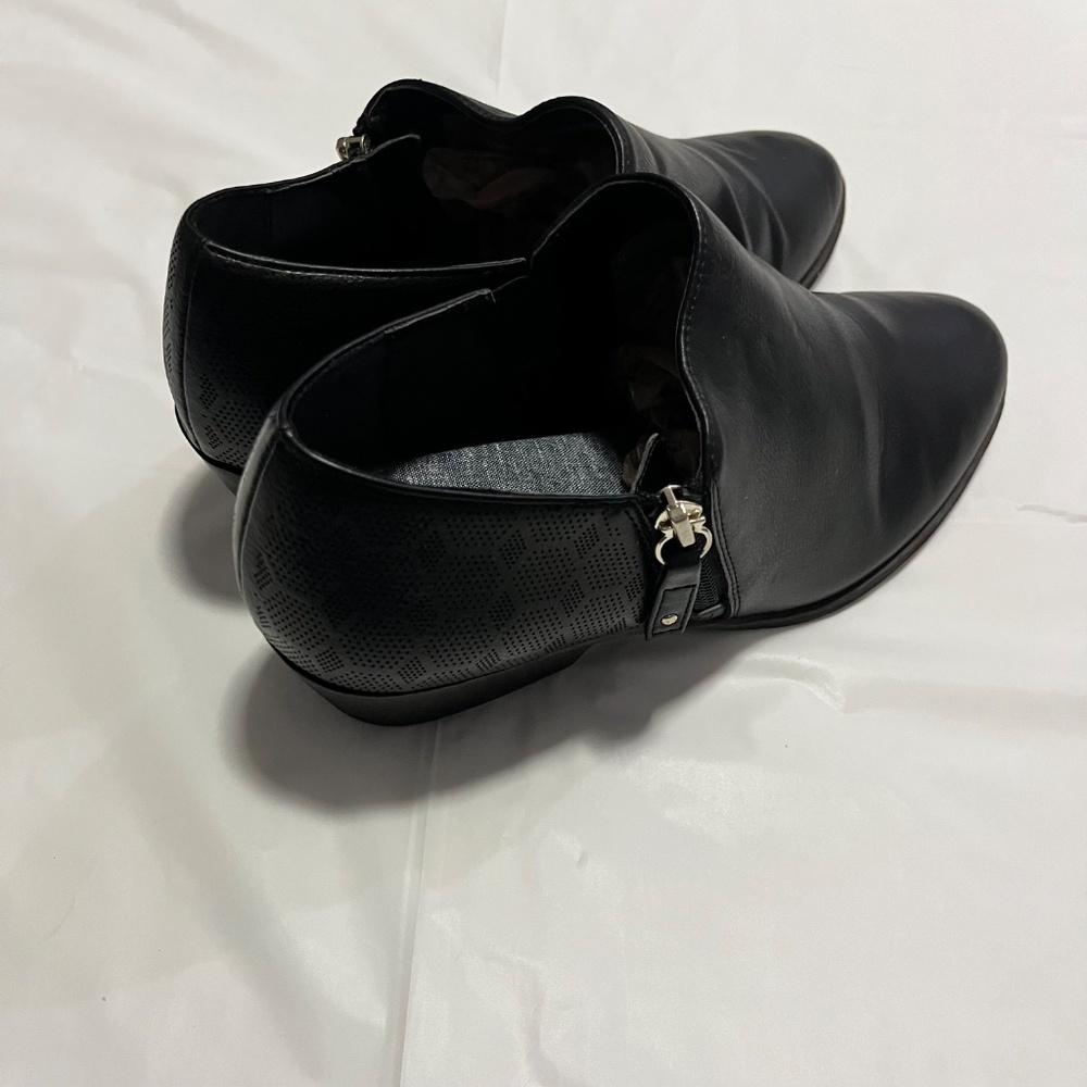 Dr. Scholl’s Black Booties, size 7.5 - Picture 5 of 12